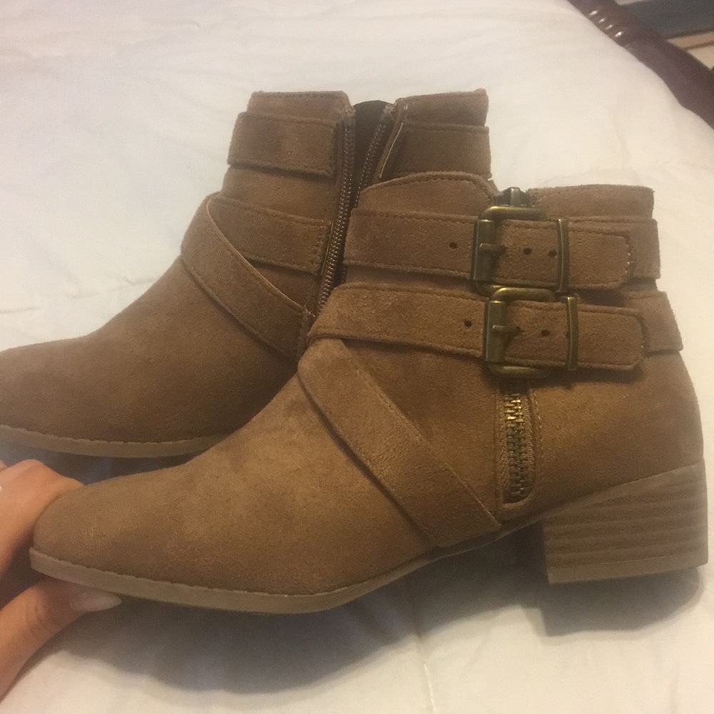 COPY - Steve Madden NWOT Tan Suede Booties